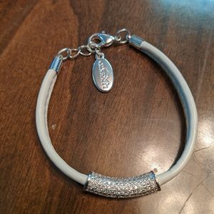 Luxetto White Leather bracelet